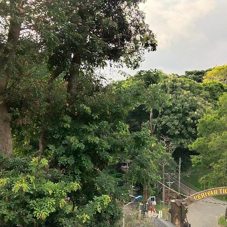 Floral Homestay Thekkady Esterno foto